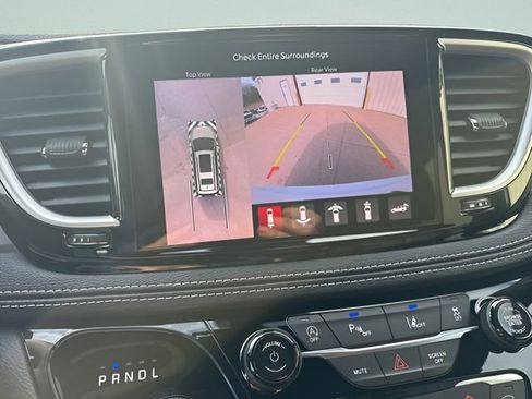 New 2026 Chrysler Pacifica Select image 24