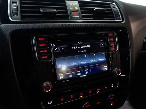 Used 2017 Volkswagen Jetta GLI FWD image 25