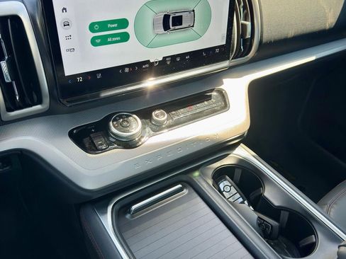 Used 2025 Ford Expedition Active AWD/4WD image 24