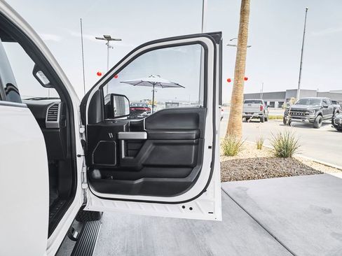 Used 2020 Ford F150 Platinum w/ Equipment Group 701A Luxury AWD/4WD image 11