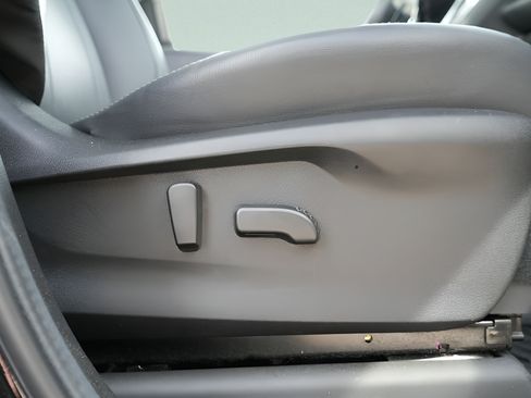 Used 2023 Subaru Ascent Limited w/ Technology Package AWD/4WD image 11