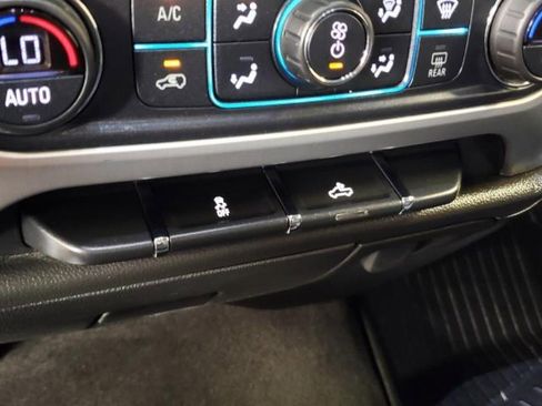 Used 2018 GMC Sierra 1500 SLE w/ SLE Value Package AWD/4WD image 25