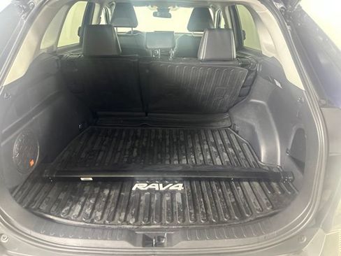 Used 2021 Toyota RAV4 XLE Premium AWD/4WD image 8