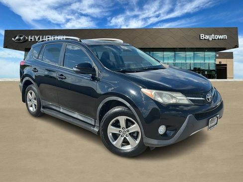 Used 2015 Toyota RAV4 XLE FWD image 1