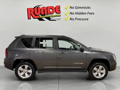 Used 2017 Jeep Compass Latitude AWD/4WD image 7