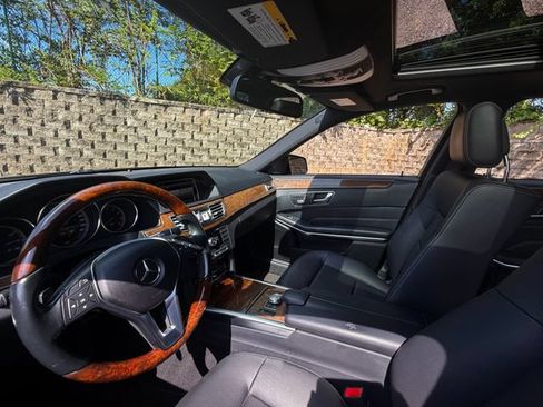 Used 2014 Mercedes-Benz E 350 4MATIC Sedan image 16