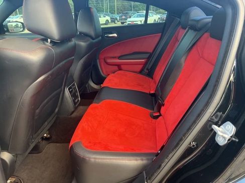 Used 2015 Dodge Charger R/T RWD image 10