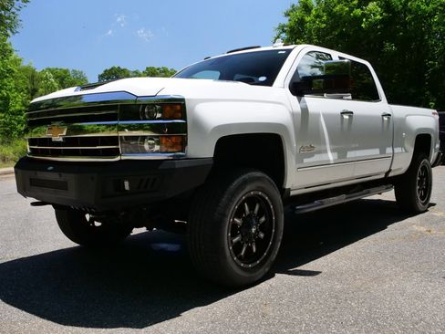 Used 2019 Chevrolet Silverado 3500 High Country w/ Duramax Plus Package AWD/4WD image 6
