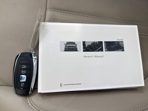 Used 2019 Lincoln MKZ Reserve w/ Luxury Package AWD/4WD image 24