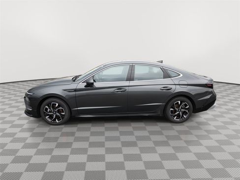 Used 2025 Hyundai Sonata SEL FWD image 8