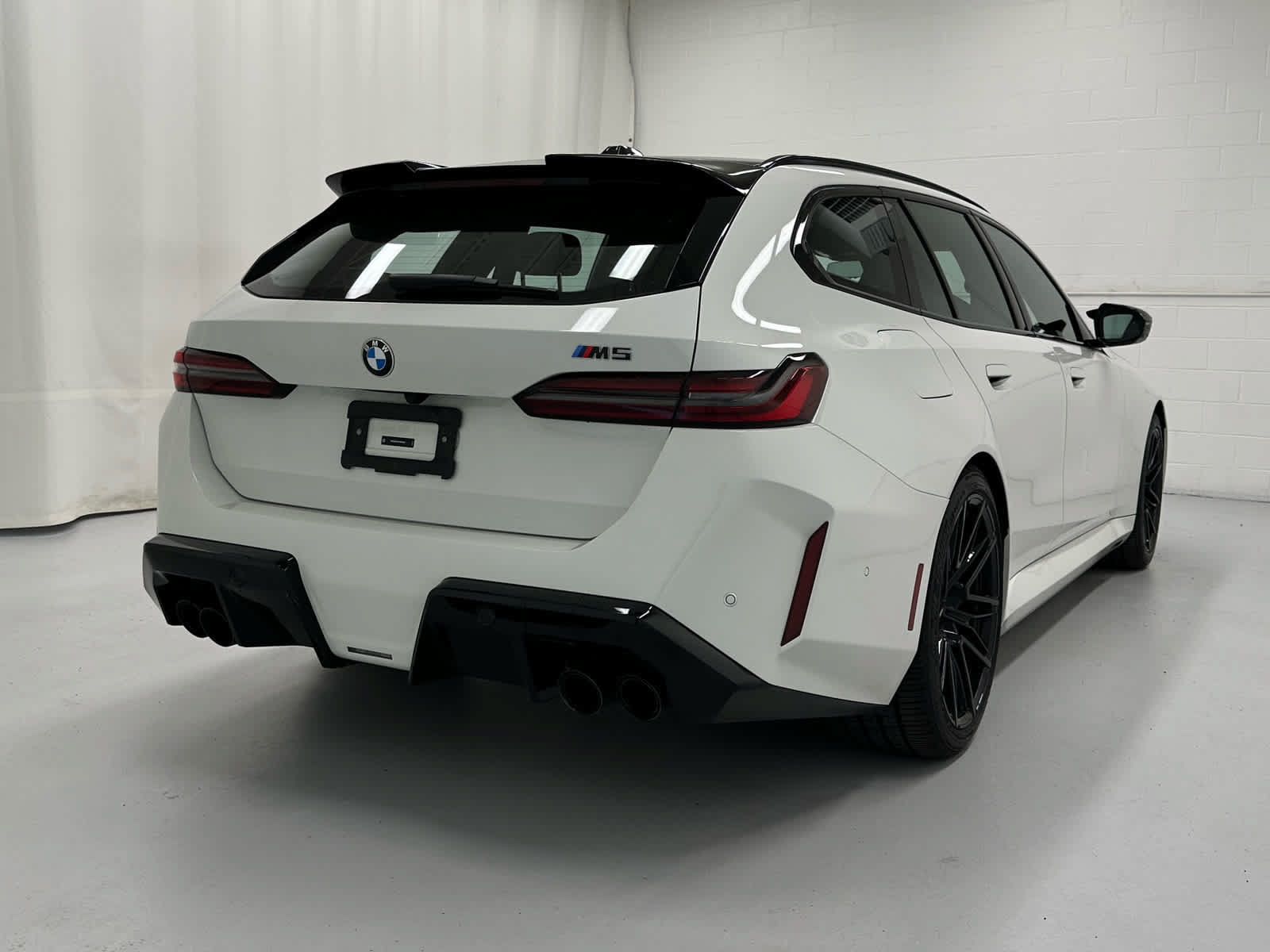 Used 2026 BMW M5 Touring AWD/4WD image 6