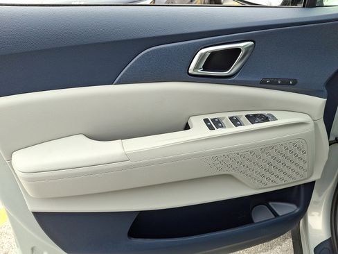 New 2026 Kia Carnival EX image 13