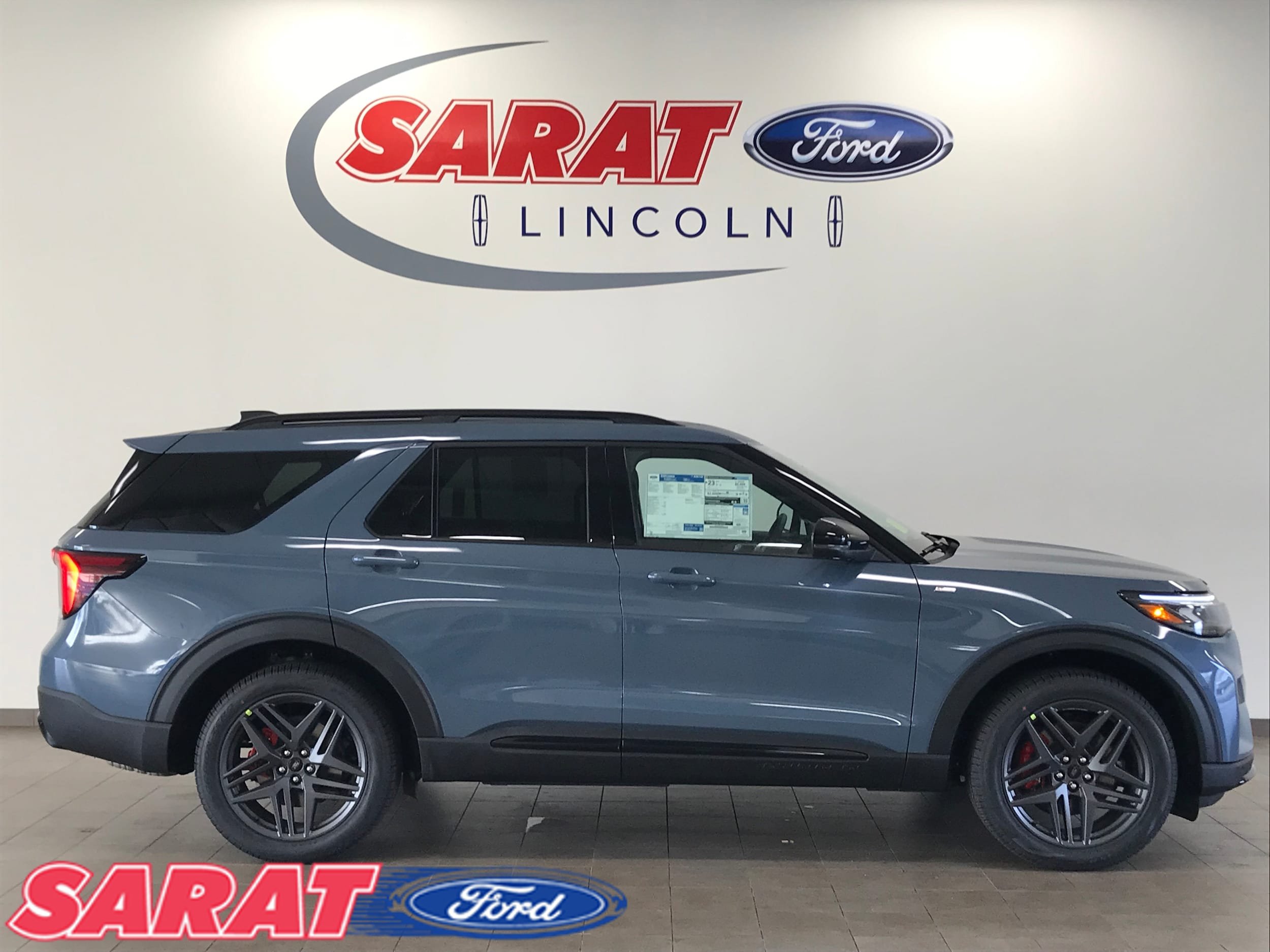 New 2027 Ford Explorer ST-Line w/ Premium Package AWD/4WD image 1