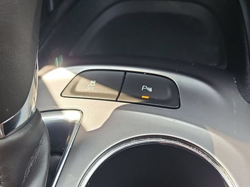Used 2020 Chevrolet Malibu LT FWD image 16