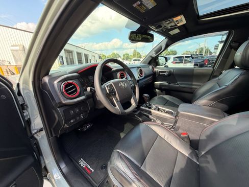 Used 2021 Toyota Tacoma TRD Pro AWD/4WD image 11