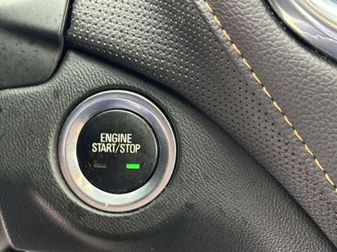 Used 2022 Chevrolet Equinox Premier image 15