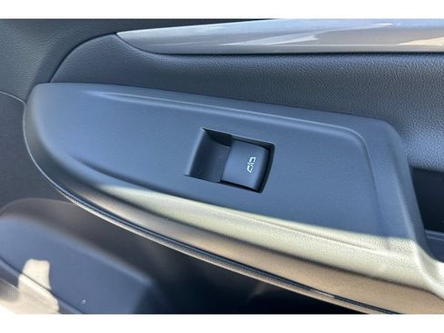 Used 2023 Chevrolet Bolt EUV LT w/ Convenience Package FWD image 22