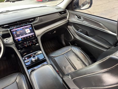 Used 2021 Jeep Grand Cherokee L Limited w/ Luxury Tech Group II image 33