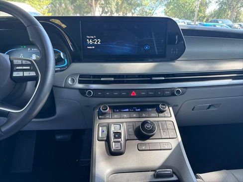 Used 2025 Hyundai Palisade SEL FWD image 25
