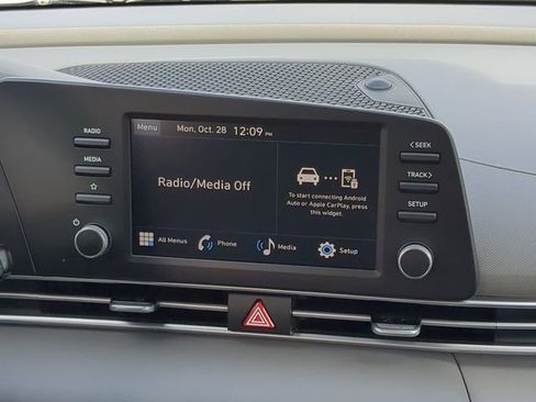 New 2026 Hyundai Elantra SE image 17