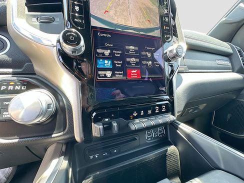 Used 2019 RAM 1500 Laramie w/ Sport Appearance Package AWD/4WD image 33