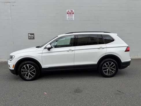 Used 2021 Volkswagen Tiguan SE w/ Panoramic Sunroof Package AWD/4WD image 4