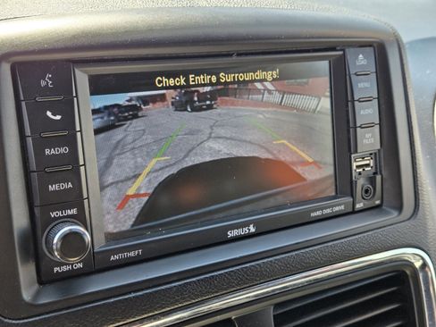 Used 2020 Dodge Grand Caravan SXT FWD image 19