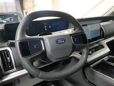Used 2025 Ford Expedition Max Active image 6