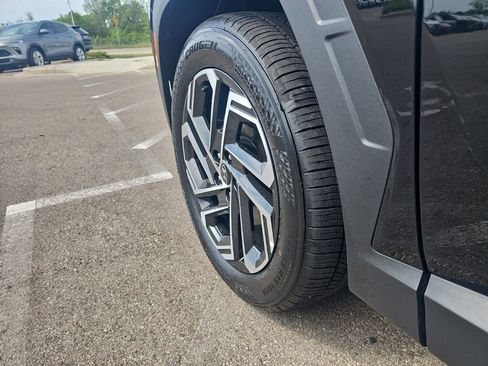 Certified 2025 Hyundai Tucson Limited FWD image 45
