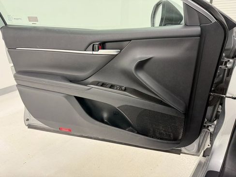 Used 2024 Toyota Camry SE image 16