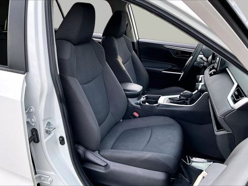 Used 2020 Toyota RAV4 LE w/ All Weather Liner Package FWD image 9
