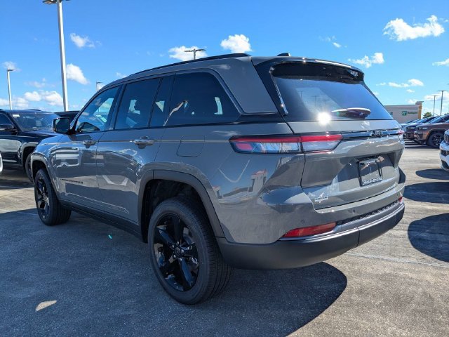 New 2027 Jeep Grand Cherokee Limited w/ Limited Altitude Package RWD image 6