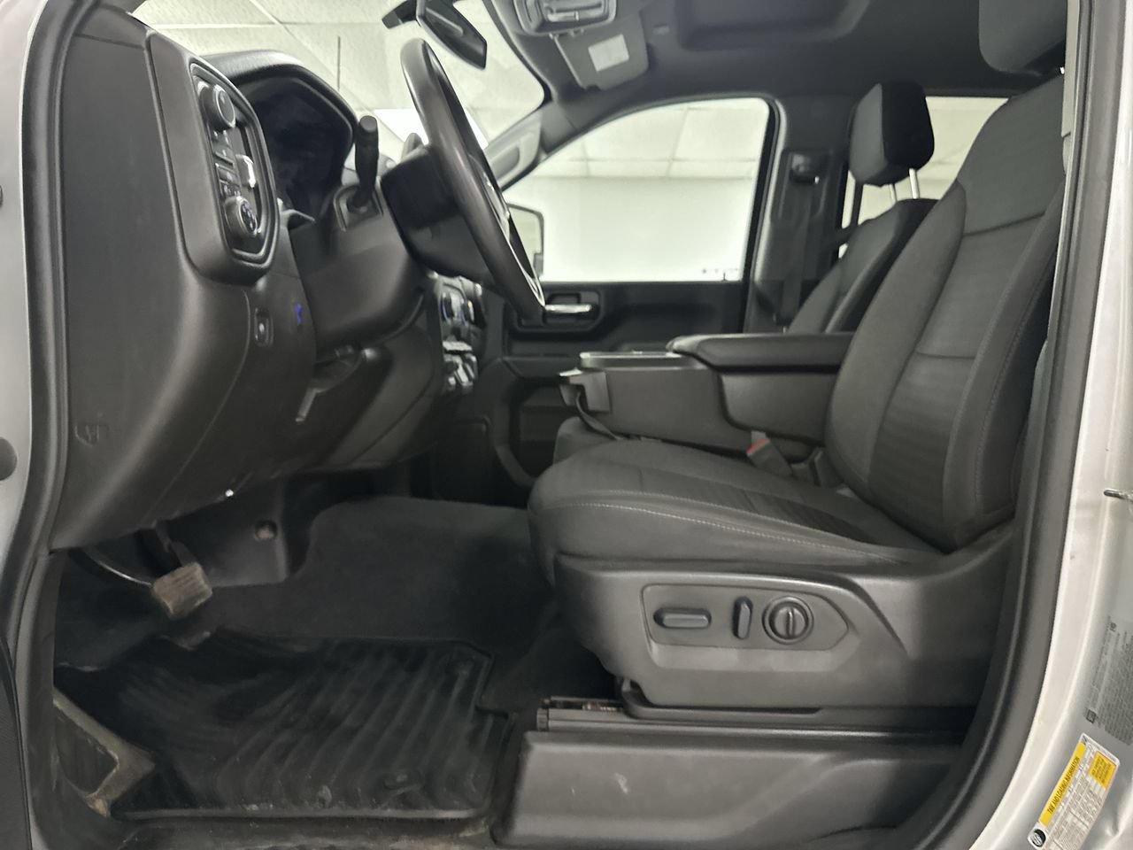 Used 2023 Chevrolet Silverado 2500 Custom w/ Custom Value Package AWD/4WD image 10