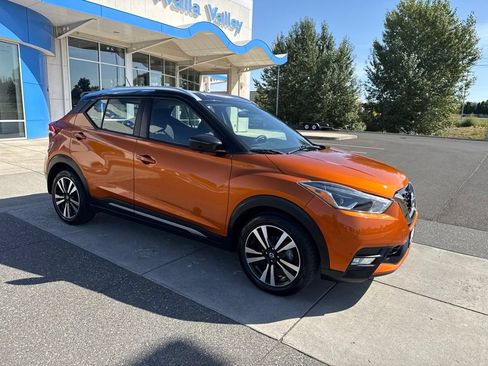 Used 2019 Nissan Kicks SR FWD image 2