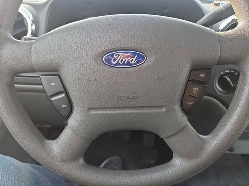 Used 2006 Ford Expedition XLT image 12