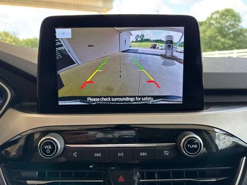 Used 2021 Ford Escape SEL w/ Technology Package AWD/4WD image 19