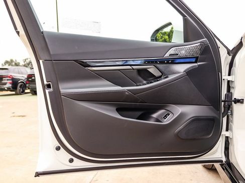 Used 2026 BMW i5 eDrive40 w/ M Sport Package RWD image 23