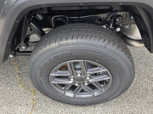 New 2026 Jeep Gladiator Sport AWD/4WD image 5