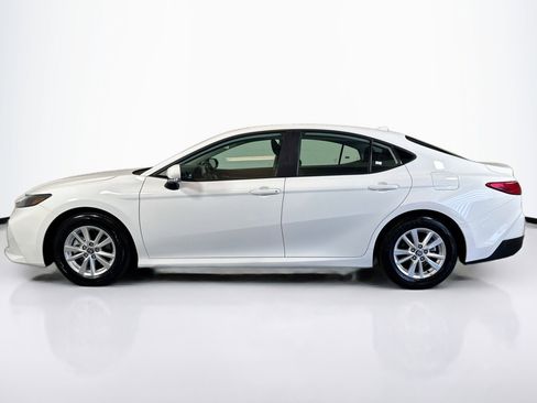 Used 2025 Toyota Camry LE image 8