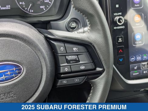 Used 2025 Subaru Forester Premium AWD/4WD image 18