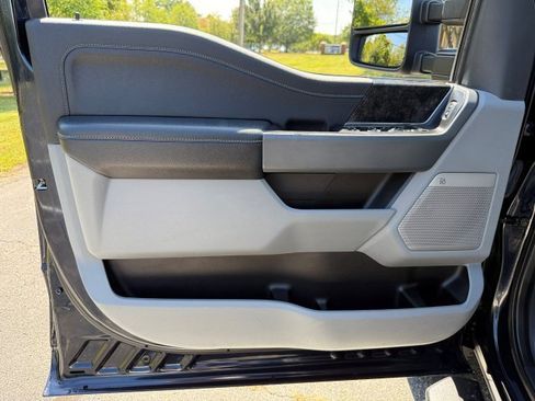 Used 2023 Ford F250 XLT w/ XLT Premium Package image 12