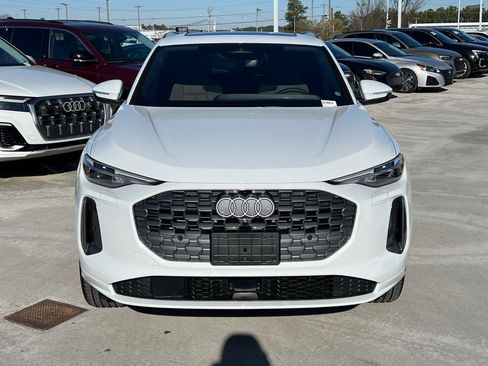 New 2025 Audi Q5 Premium Plus image 2