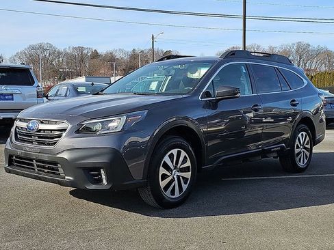 Used 2022 Subaru Outback Premium image 3