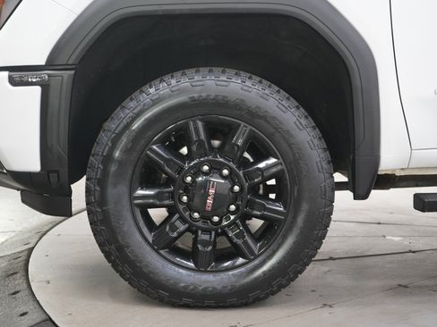 Used 2024 GMC Sierra 2500 AT4 w/ AT4 Preferred Package AWD/4WD image 30