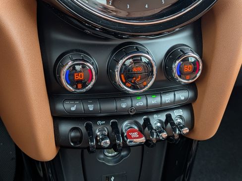 Used 2023 MINI Cooper S w/ Signature Upholstery Package FWD image 31