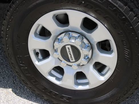 Used 2024 Ford F250 XLT w/ FX4 Off-Road Package AWD/4WD image 16
