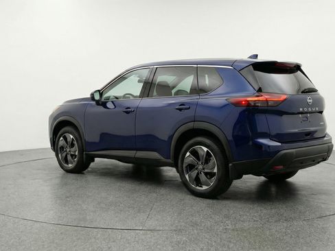 Used 2025 Nissan Rogue SV image 6
