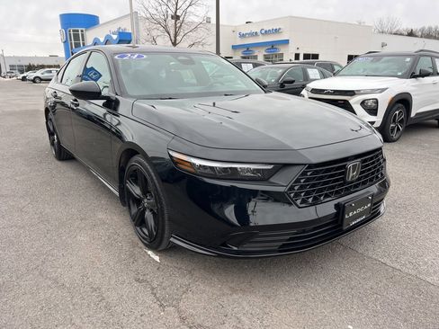 Used 2024 Honda Accord Sport image 7