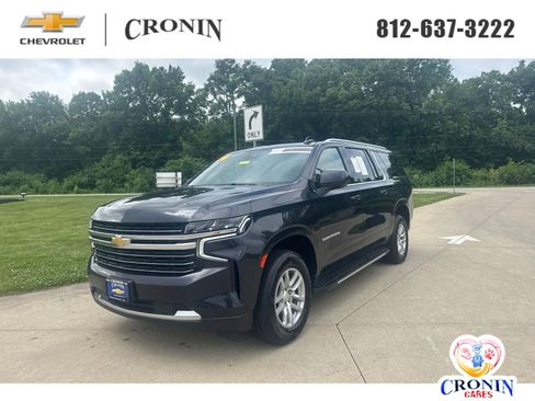 Used 2024 Chevrolet Suburban LT AWD/4WD image 1