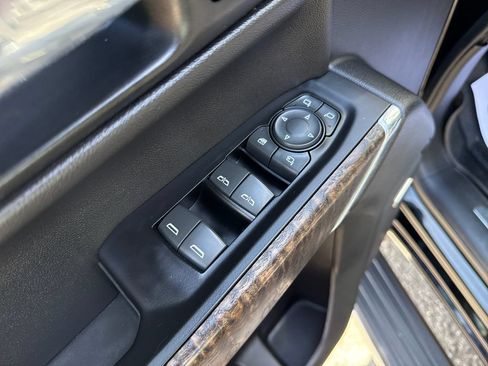 Used 2019 GMC Sierra 1500 Denali w/ Denali Ultimate Package AWD/4WD image 12